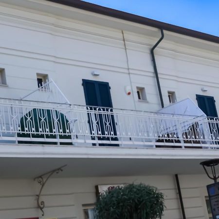 Bmp Apartment Atmosphere 1 Centrale Con Garage 里乔内 外观 照片
